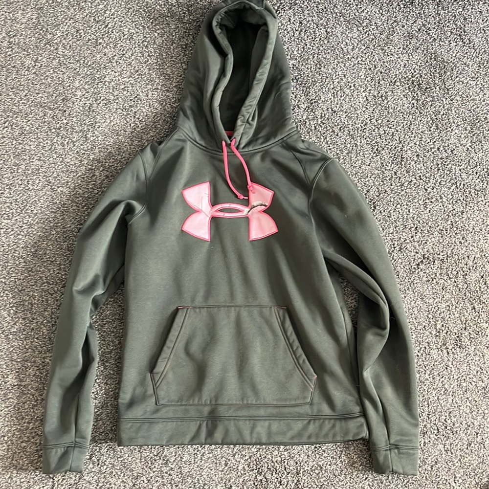 Women’s Under Armour Hoodie medium